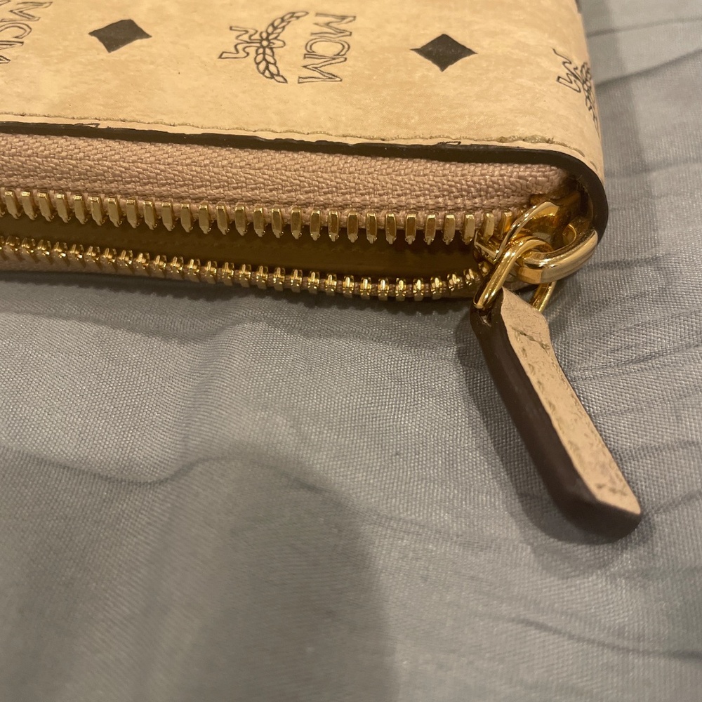 Wallet - Picture 5 of 6